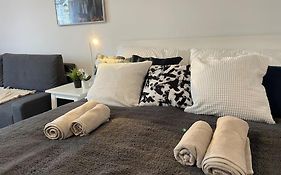 Charming Apartment Near City Center